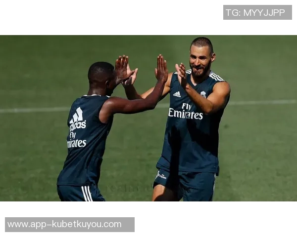 本赛季五大联赛姆巴佩与维尼修斯在禁区内触球超80次的独特表现分析